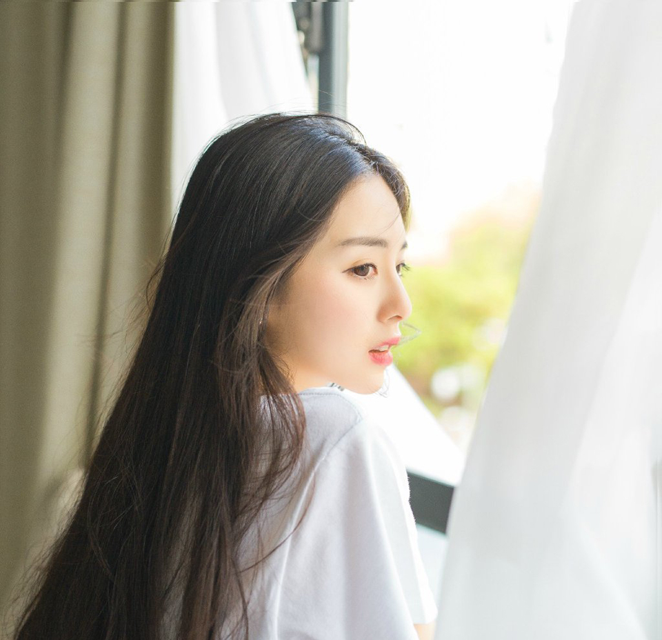 凡事不要想得太复杂，手握的太紧，东西会碎，手会疼。
